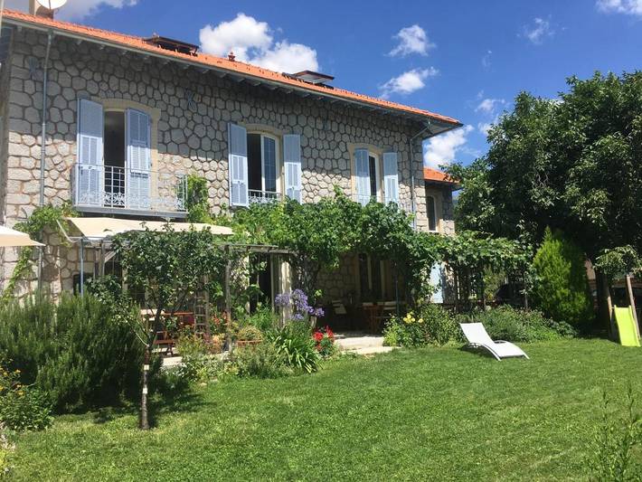 Location de vacances pour 3 personnes, avec jardin ainsi que terrasse et vue à Saint-Martin-Vésubie - 2