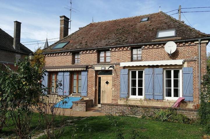 Gîte pour 12 personnes, avec jardin et terrasse à Bouilly