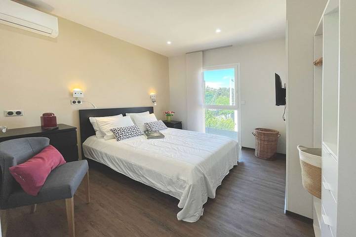 Gîte pour 5 personnes, avec balcon dans Plage Du Capelan Bandol - 2