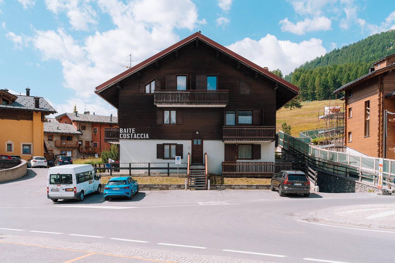 Appartamento intero, Appartamento 'Baite Costaccia Appartamento 4a' con vista sulle montagne, balcone e Wi-Fi in Livigno (Borgo), Livigno