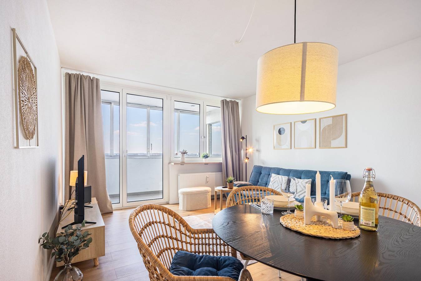 Appartement entier, Appartement 'Fewo Sonnenaufgang, Ausblick' avec terrasse partagée, balcon et Wi-Fi in Augsbourg, Souabe (Bavière)
