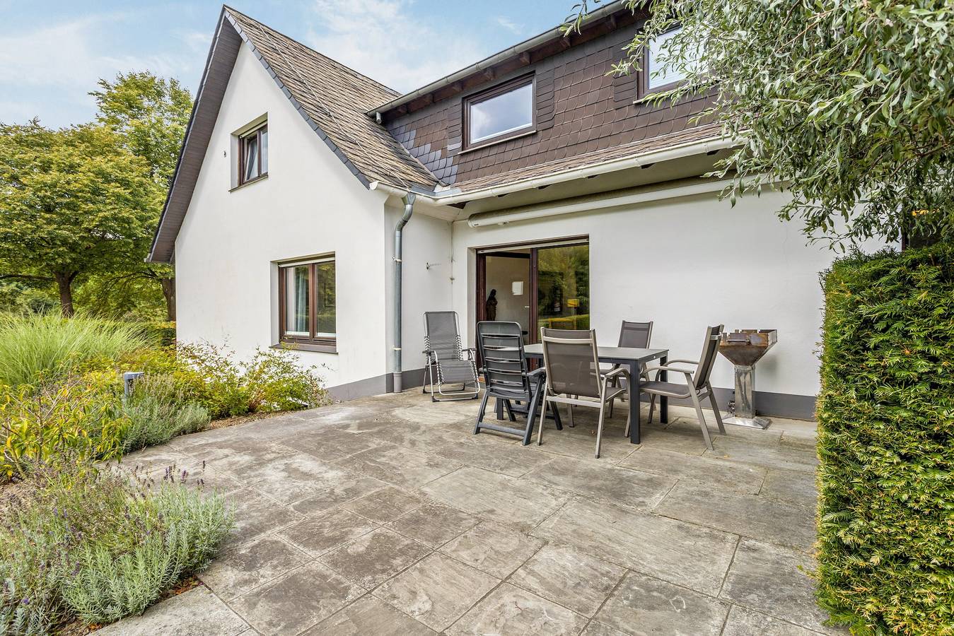 Ganze Wohnung, Apartment 'Fewo Wrede am Sauerland-Radring 1' mit Bergblick, privater Terrasse & Wlan in Eslohe, Hochsauerlandkreis