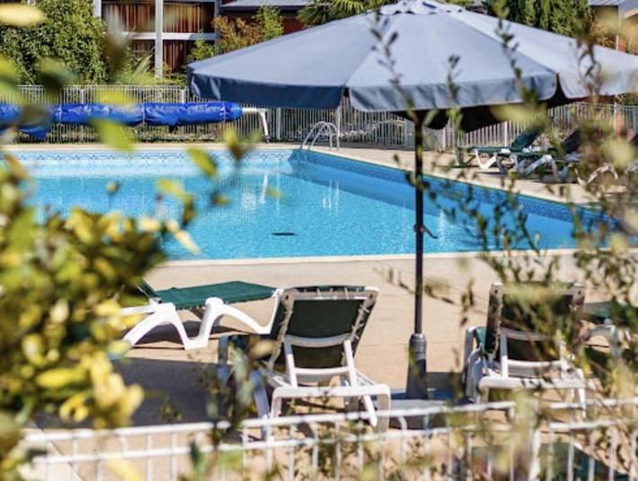 Gîte pour 6 personnes, avec sauna et jacuzzi ainsi que balcon et piscine à Chaveignes - 2