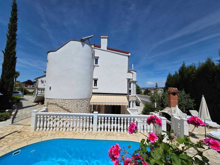 Ferienwohnung für 4 Personen, mit Terrasse und Pool, mit Haustier in Malinska