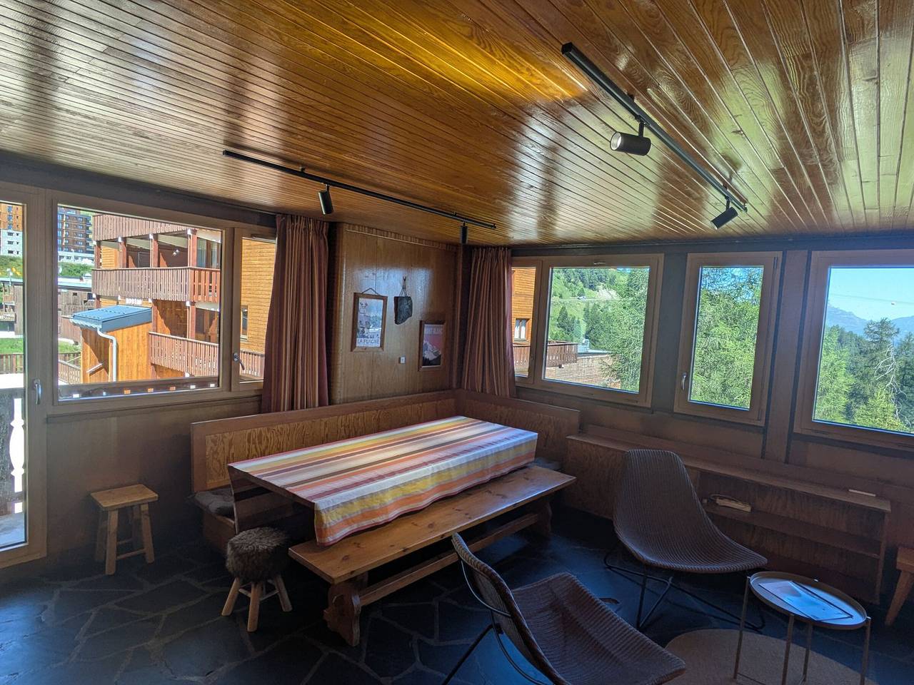 Geheel appartement, Bright 3-room apartment, sleeps 8, near slopes in Plagne Centre, La Plagne-Tarentaise
