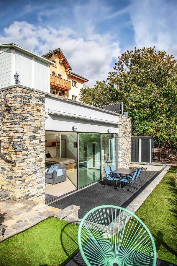 Gîte pour 4 personnes, avec terrasse et vue à Savièse