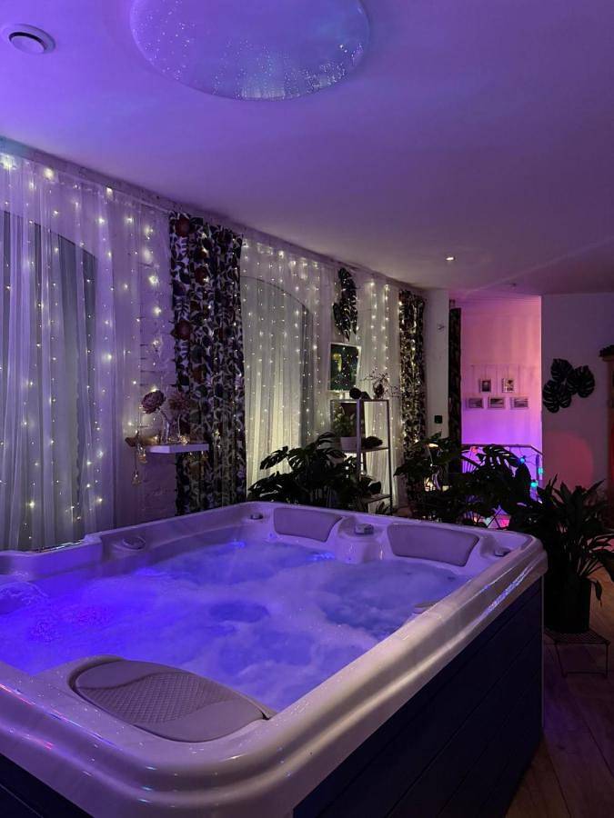 Apartament wakacyjny dla 2 osób, z jacuzzi i sauna w Katowice