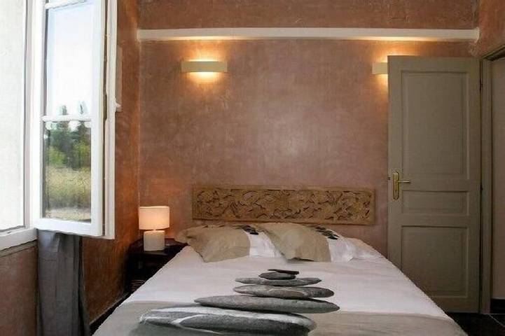 Gîte pour 3 personnes, avec piscine et jardin à Caromb - 2