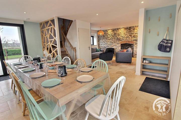 Gîte pour 12 personnes, avec terrasse et jardin - 1