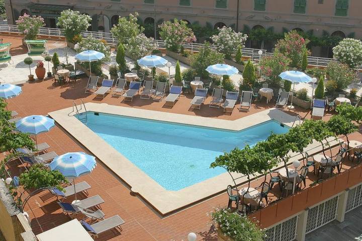 Hôtel pour 4 personnes, avec jardin et piscine
