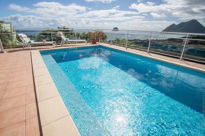 Location de vacances pour 7 personnes, avec piscine et balcon à Le Diamant - 4