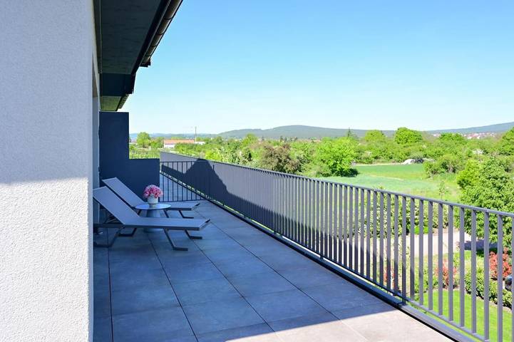 Hotel für 2 Personen, mit Sauna und Pool sowie Garten und Whirlpool in Fränkisches Weinland - 4