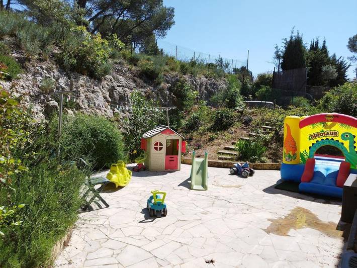 Maison d’hôte pour 4 personnes, avec jardin ainsi que vue et piscine à Beaucaire - 4