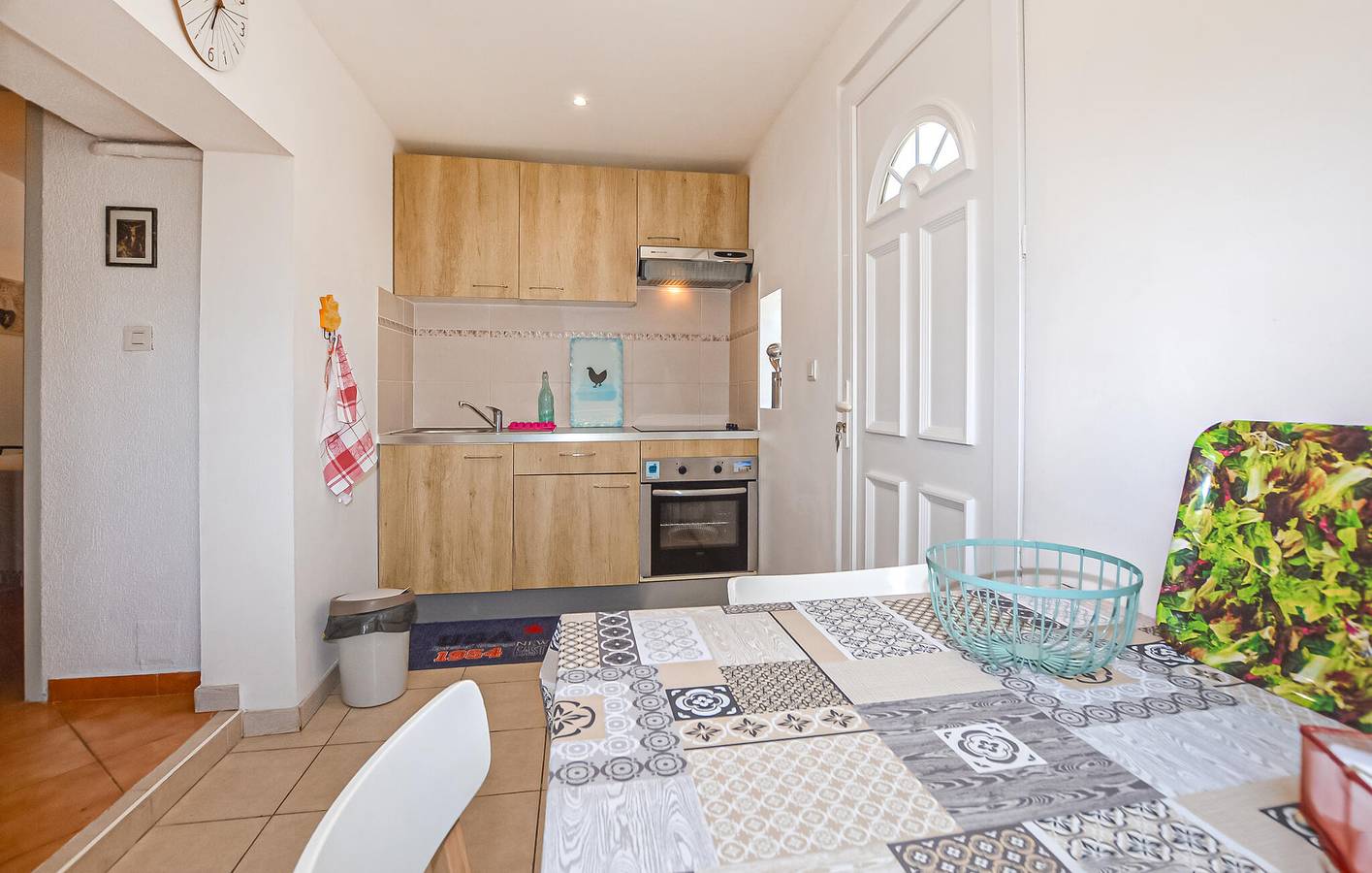 Appartement de vacances entier, Appartement confortable au rez-de-chaussée avec terrasse, près de la plage de la Crique de l'Arinella in Bastia, Cap Corse