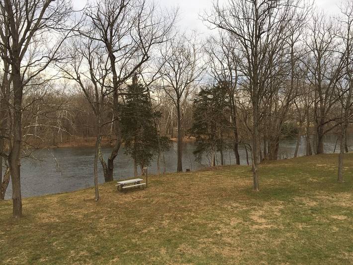 Vacation rental for 6 people, with yard and balcony, with pets in Shenandoah Valley