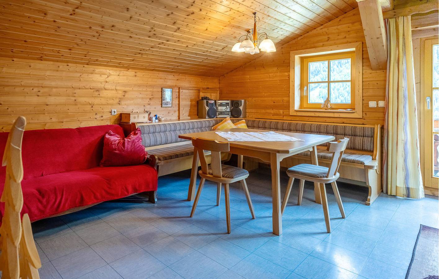 Geheel vakantieappartement, Vakantieappartement voor 4 personen met terras in Mörtschach, Oberkärnten