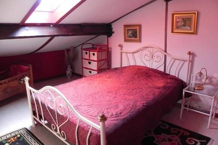 Gîte pour 6 personnes, avec piscine à Bourg-le-Comte - 2