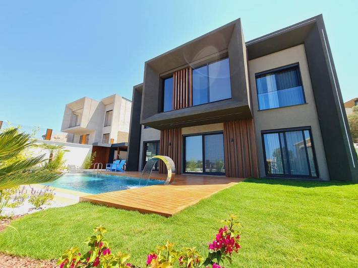 Villa pour 10 personnes, avec piscine ainsi que terrasse et vue à Kusadasi