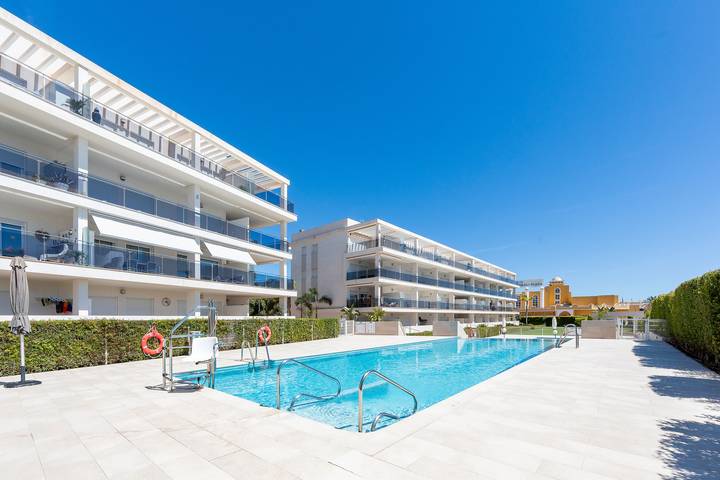 Holiday rental for 6 people, with garden and children pool as well as lake view, child-friendly in Vera