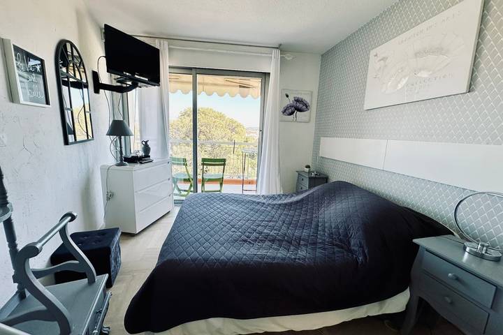 Gîte pour 4 personnes, avec balcon et piscine, adapté aux familles dans Port de Cannes Marina - 4