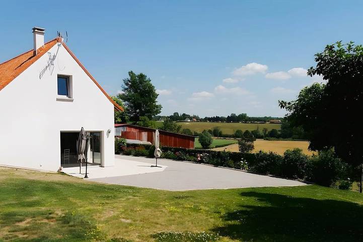 Location de vacances pour 14 personnes, avec jardin dans Henneveux