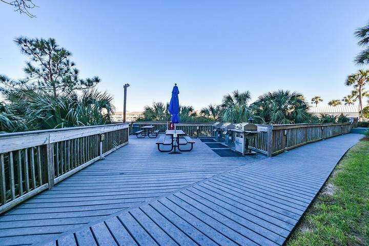 Vacation apartment for 10 people, with pool and hot tub as well as balcony the Florida Panhandle