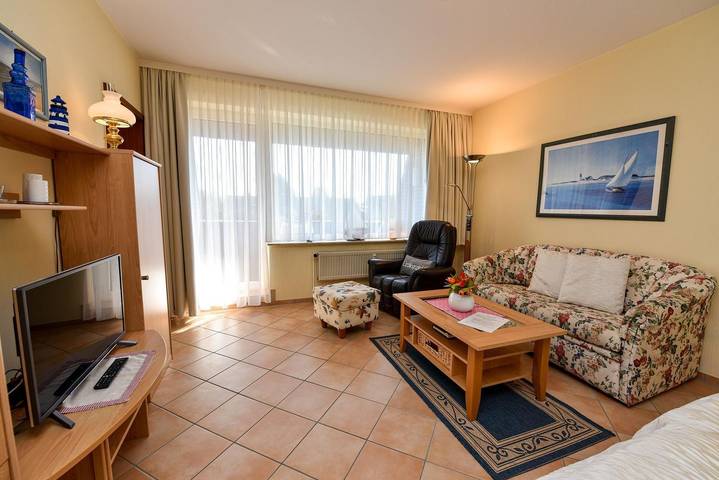 Ferienwohnung für 2 Personen, mit Garten und Balkon in Döse