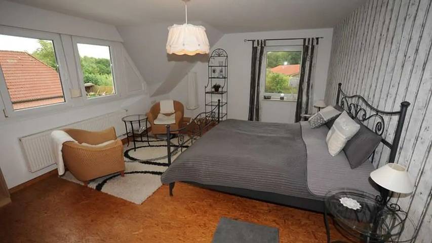 Ferienwohnung für 5 Personen, mit Garten und Sauna sowie Terrasse in Leer und Umgebung - 4