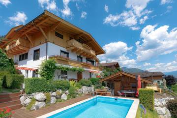 Studio für 2 Personen, mit Terrasse und Pool sowie Sauna in Piesendorf