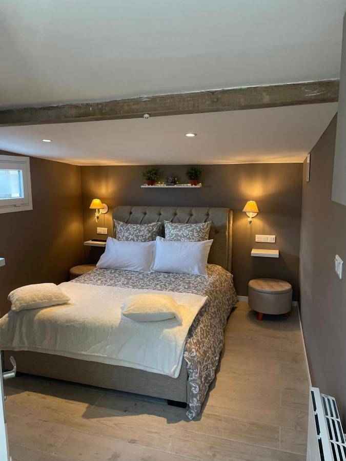 Double Room with Private Bathroom in Dieppe, Région de Dieppe