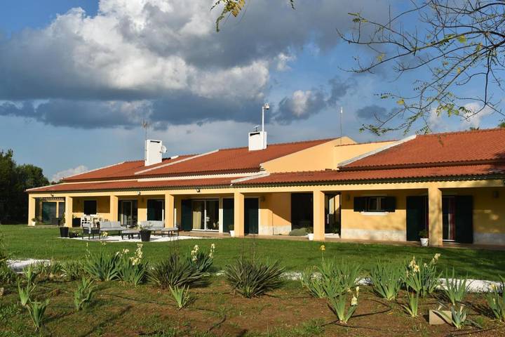 Villa para 12 pessoas, com vista e jardim e ainda piscina em Elvas