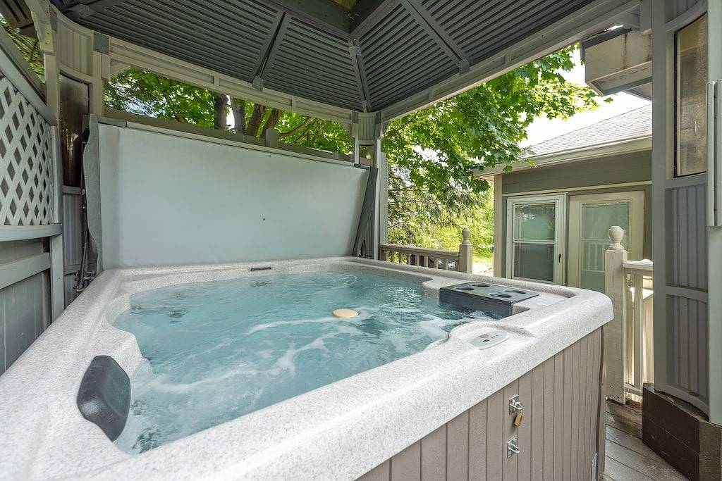 Cabin & Canoe- Lake Access Haustiere erlaubt in der Nähe von Wisp Ski Resort in McHenry, Deep Creek Lake