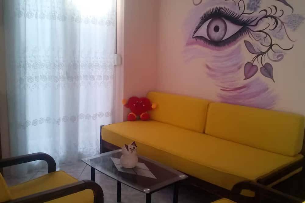 Ganze Wohnung, Penthouse on the 4th floor with huge Balcony! 10 min away from Metro. in Analipsi (Thessaloniki), Thessaloniki und Umgebung