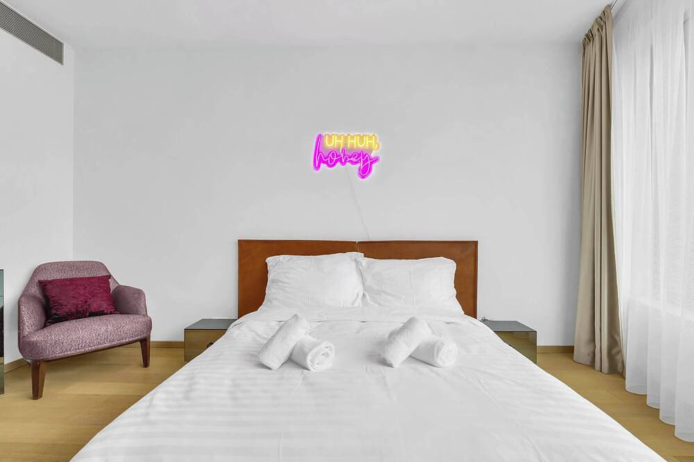 Entire apartment, Skypark's Modern Suite in Bratislava, Bratislava region