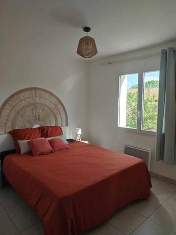 Gîte pour 4 personnes, avec terrasse à Les Magnils-Reigniers