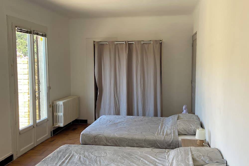 Quiet wine-growing estate in the heart of nature, ideal for family vacations in Brignoles, Brignoles region