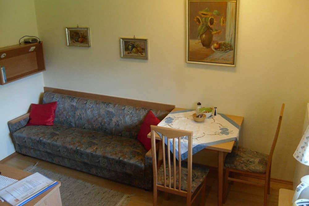 Ganze Wohnung, Ferienwohnung Sarstein 1 - Ferienwohnungen  Haus Elisabeth in Bad Goisern am Hallstättersee, Totes Gebirge