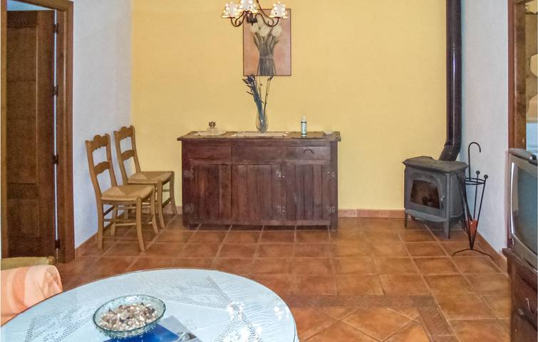 Apartamento vacacional entero, Apartamento con terraza junto a la piscina cerca de la ciudad y el río in Genalguacil, Provincia de Málaga
