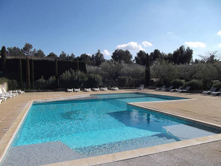 Gîte pour 4 personnes, avec piscine ainsi que jardin et terrasse