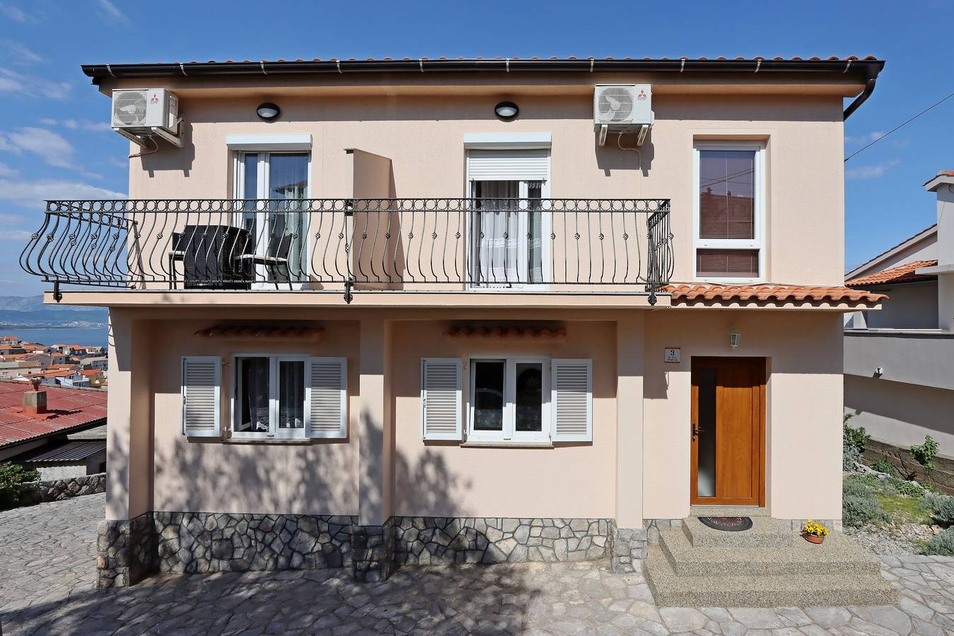 Zimmer mit Terrasse und Meerblick Vrbnik, Krk S-5299-a in Vajavina, Vrbnik