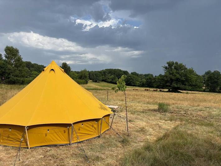Tente pour 2 personnes, avec jardin ainsi que vue et piscine, animaux acceptés dans la Creuse - 2