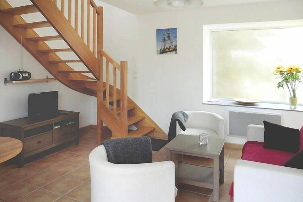 Stone House in Telgruc by Sandy Beaches in Telgruc-sur-Mer, Iroise