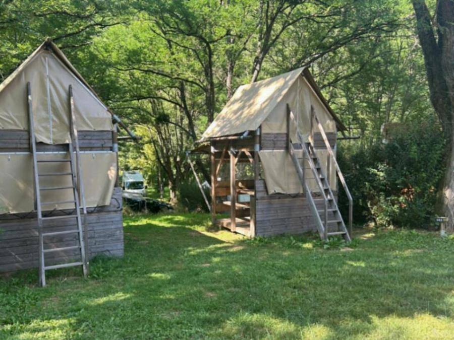 Camping  Villages Rives d'Olt et Aubrac - Accommodatie 2 personen - Cyclo-tent 1 slaapkamer 2 personen in Saint-Geniez-d'Olt-et-d'Aubrac, Parc naturel régional de l'Aubrac