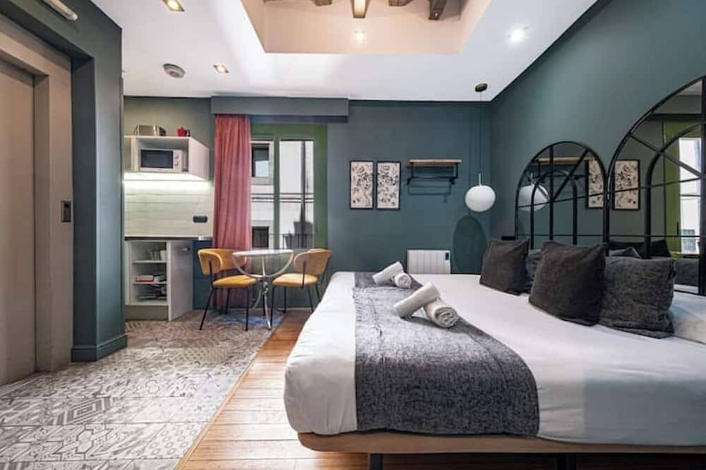 Entire apartment, Cosy studio located in heart of Born in Barcelona Centre, Barcelona