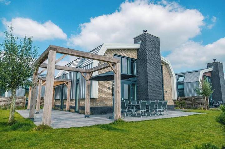 Ferienhaus für 12 Personen, mit Terrasse und Garten