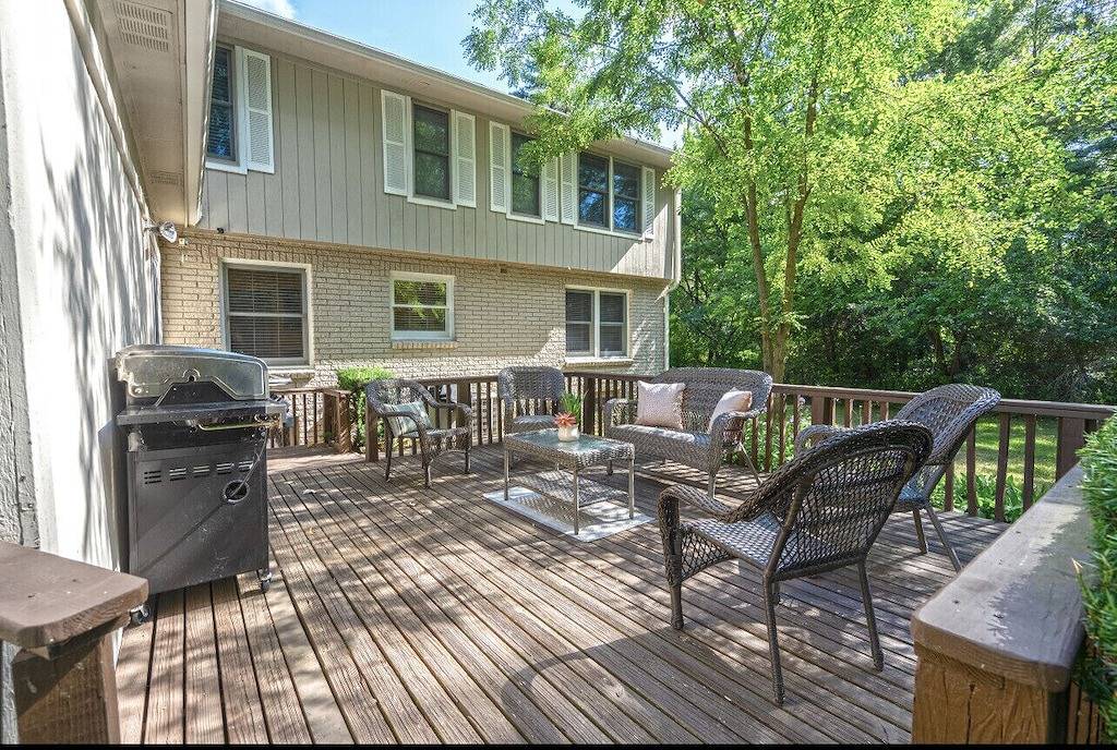 Villa Patricia ideal for long term stays-near lakes in Bloomfield Township, Oakland County