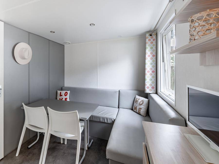 Camping Oléron Saint Tro'Park - Mobilheim 2 personen - Mobilheim Confort 18,60 m² (1 Zimmer) + halbüberdachte Holzterrasse in Saint-Trojan-les-Bains, Côte de Beauté