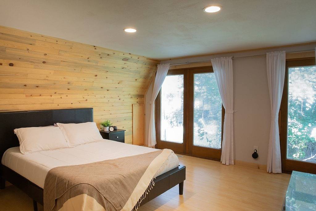 A-Frame Arbor One Block From The Beach-Four Beds and Four Bathrooms! in Madison, Dane County