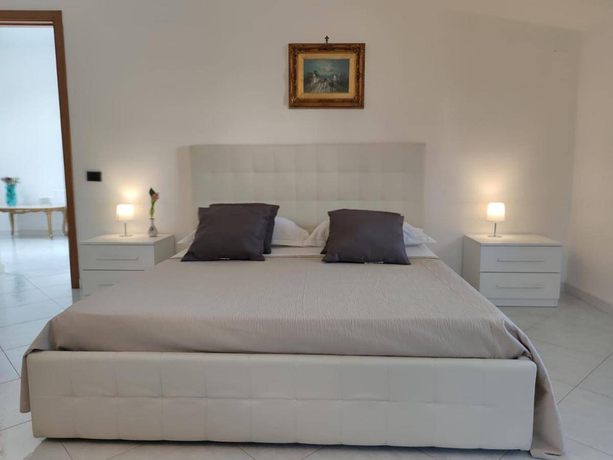 Double Room with Private External Toilet in Pollena Trocchia, Parco nazionale del Vesuvio