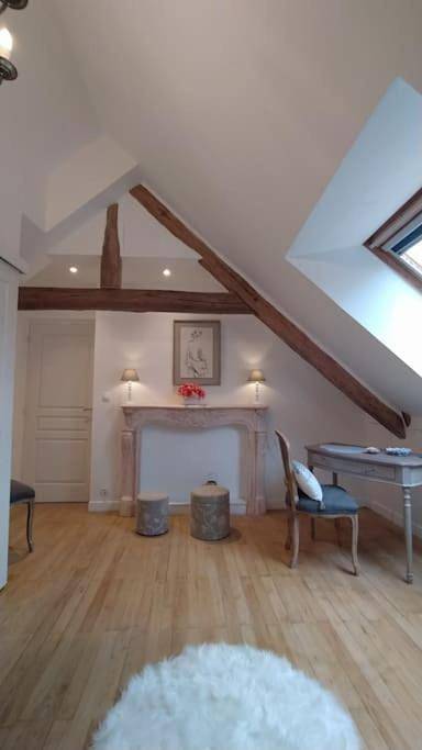 Gîte pour 6 personnes, avec terrasse et jacuzzi à Montgé-en-Goële